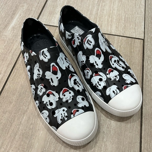 Disney Parks Native Jefferson Mickey Mouse Black Slip On Shoes Slides Unisex W11 - Picture 1 of 5